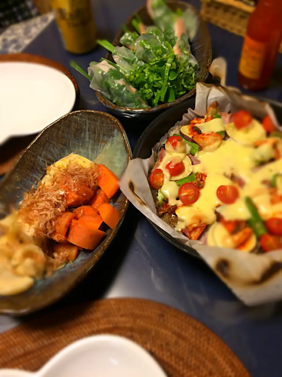 余ったご飯と残り物でピザ風に
お庭のパクチーとサンチェで生春巻き
貰った筍を茹でてからしマヨで|みじょちゃんさん