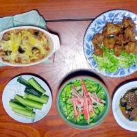 2年前にミートソースドリア、唐揚げ、サラダ、茄子の味噌炒めを夕飯に作りました。
おいしく出来たので良かったです。|ゆいさん