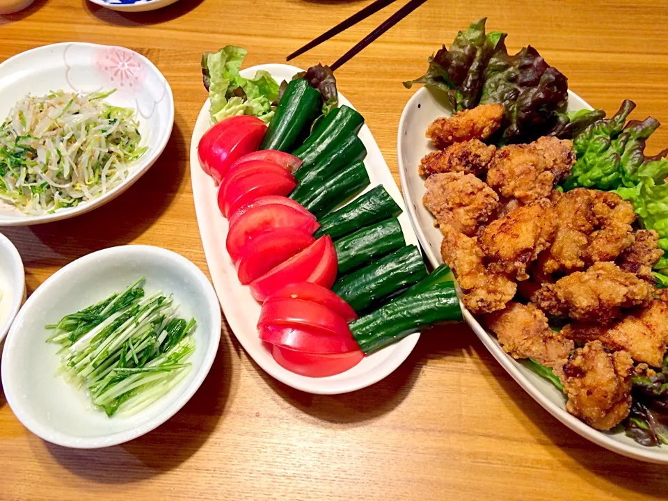 山盛り鶏モモのから揚げ&生野菜サラダ&豆苗ともやしの中華和え&水菜の一夜漬け|pigmegさん