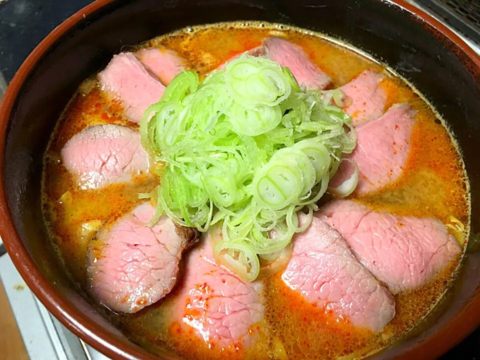 自分賄い飯
昨日のローストポーク
からの
激辛 味噌チャーシュー麺|ちゅら夏さん