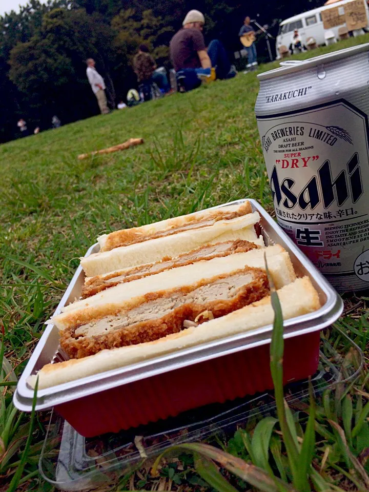 Snapdishの料理写真:カツサンド&🍺|風流料理人さん