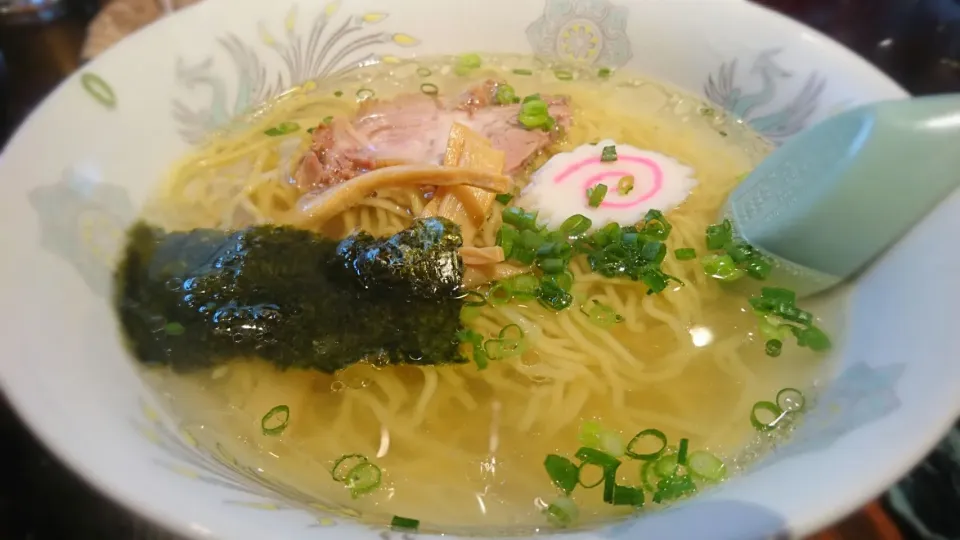 Snapdishの料理写真:塩ラーメン|ボンゴさん