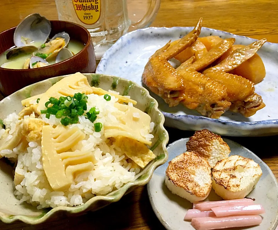 Snapdishの料理写真:手羽先大根煮・たけのこごはん・あさりの味噌汁・焼き山芋・蓮の芽漬物…|たけぴーさん