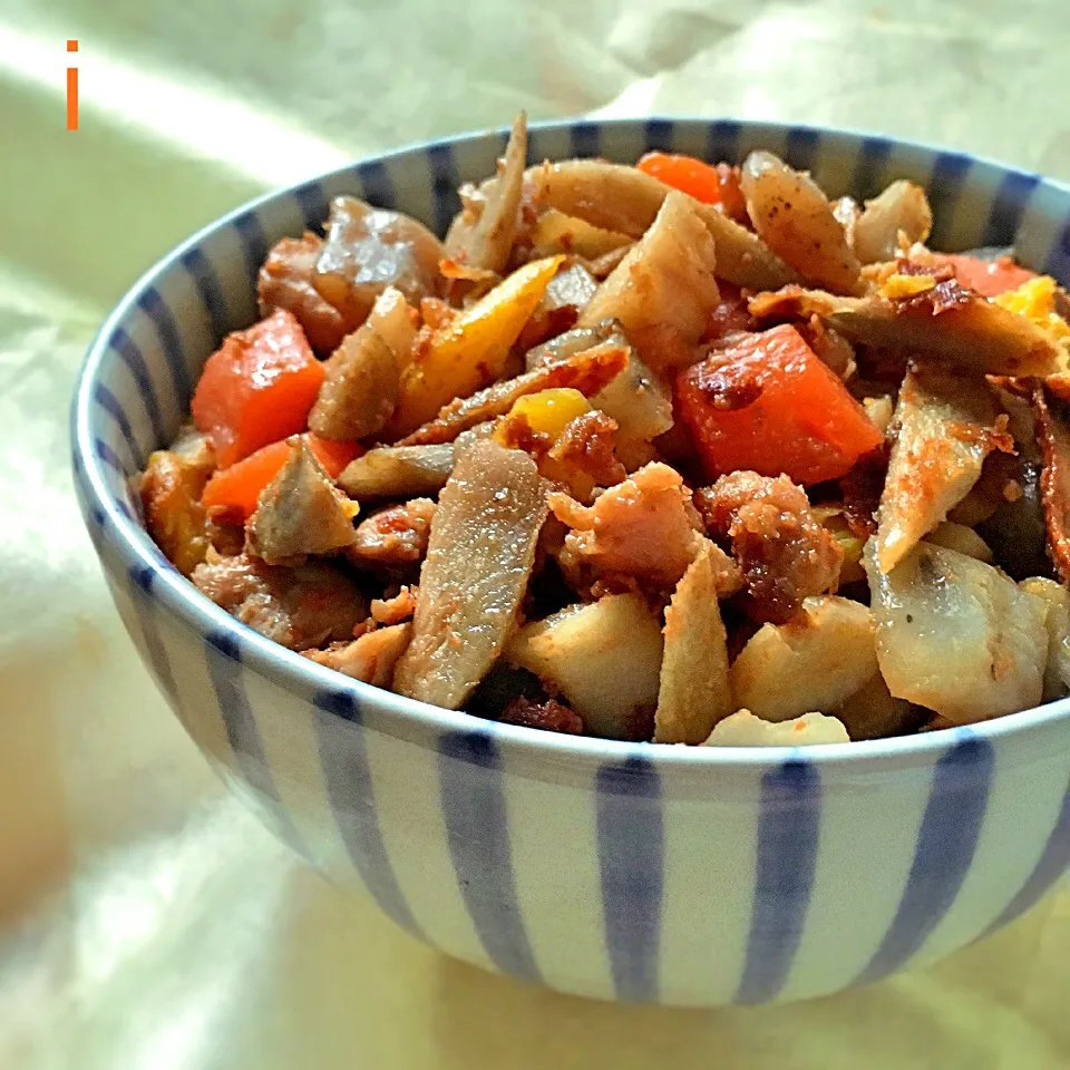 ちょっと洋風 ピーナッツバターで筑前煮 【Peanut butter chicken stew w/ root vegetables】|izoomさん