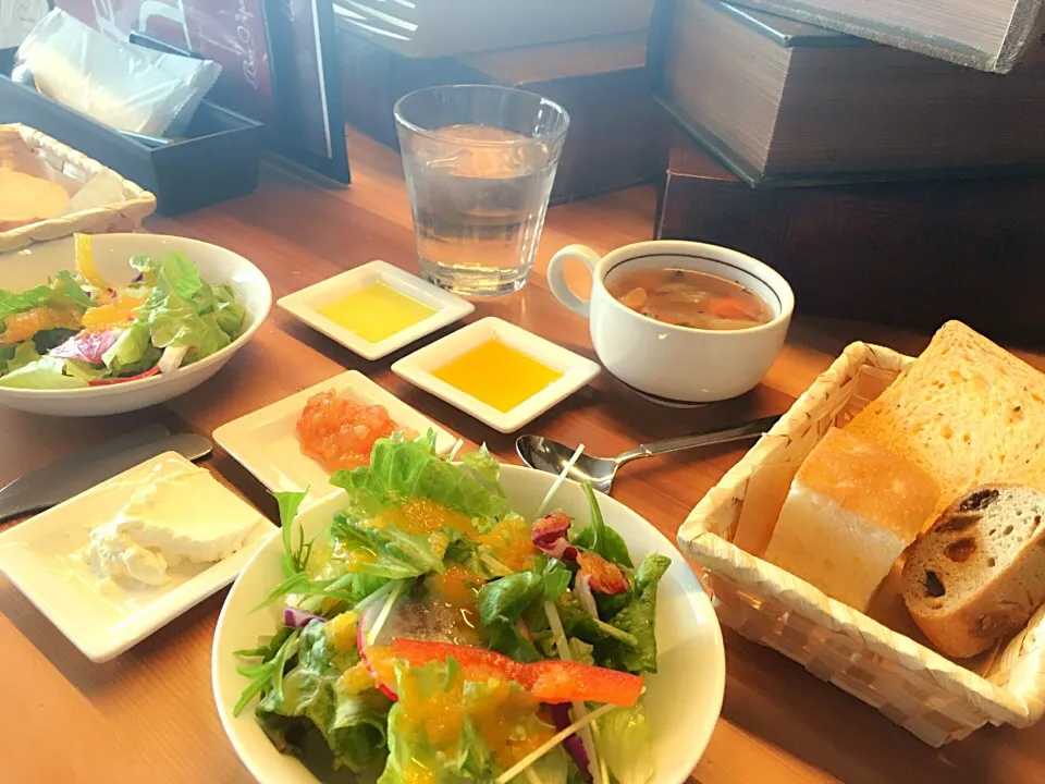 lunch サラダ パン スープ ブッフェ|Ａｋａｒｉ♡さん