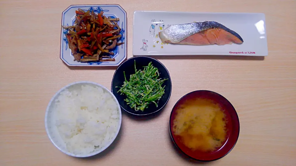 ４月４日　鮭の塩焼き　豆苗のマヨ和え　きんぴらごぼう　お味噌汁|いもこ。さん