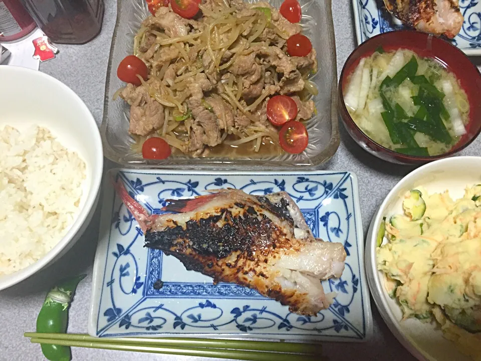 Snapdishの料理写真:魚、肉モヤシ生姜焼き焼き肉屋さんふう味、野菜たっぷりポテサラ、白米、大根ニラ味噌汁|ms903さん