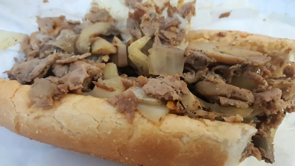 Mushrooms Steaks Sandwich|Christian J. Torres Cañarteさん