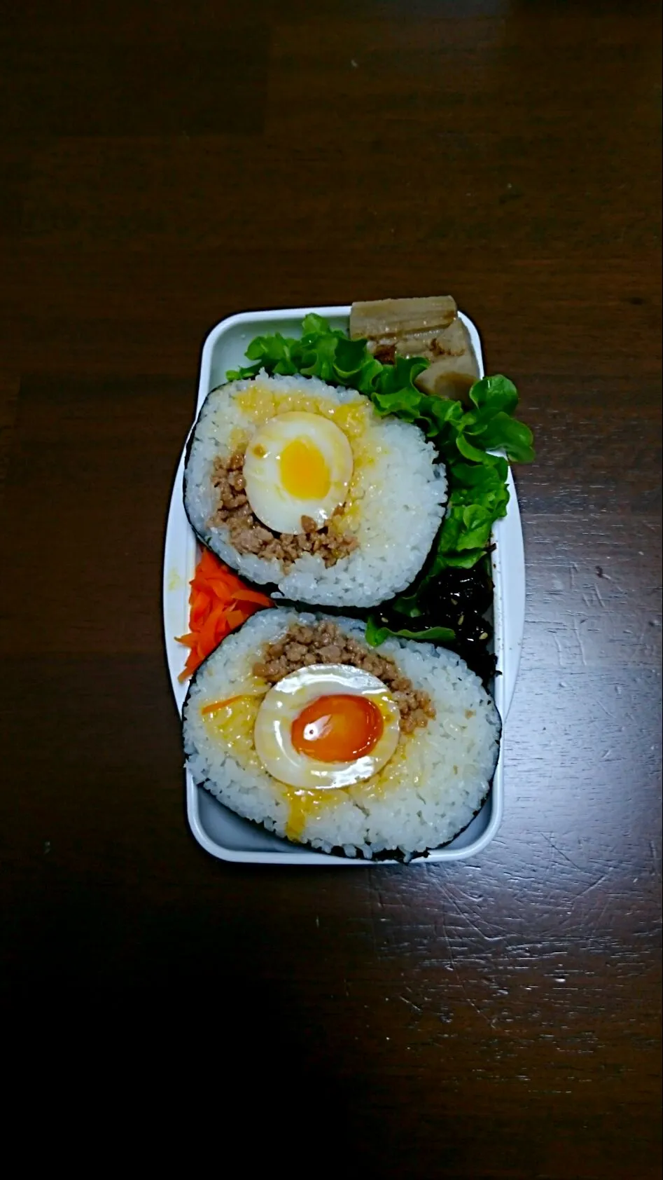 Snapdishの料理写真:4月11日 煮卵おにぎり弁当|ちるちるさん