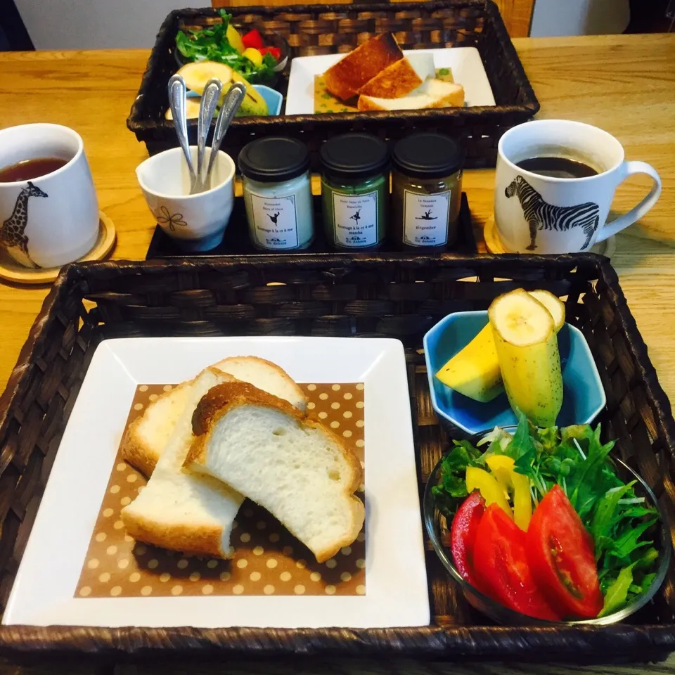 焼きたてパンとコンフィチュールで朝食(*^_^*)|Kaoさん