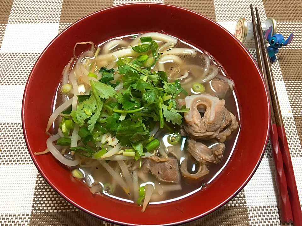 台湾風の豚軟骨スープうどん/古早味湯麵|Madoka Suさん