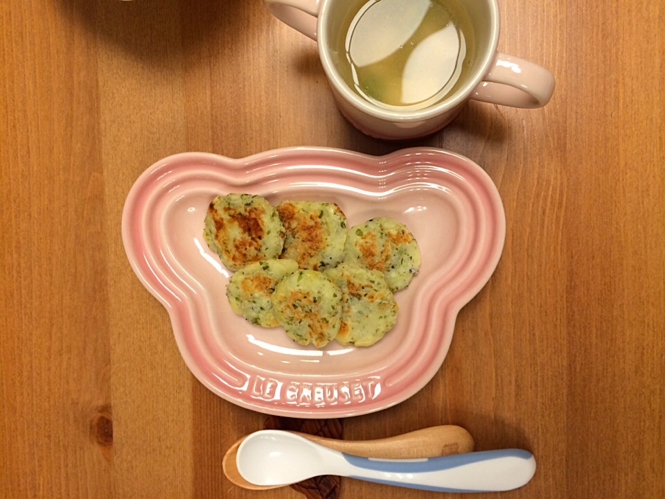 4月9日の夜ごはん9 月ちゃんの離乳食しらすとじゃがいものおやき お豆腐のお味噌汁 Sanji Snapdish スナップディッシュ Id Dmak4a