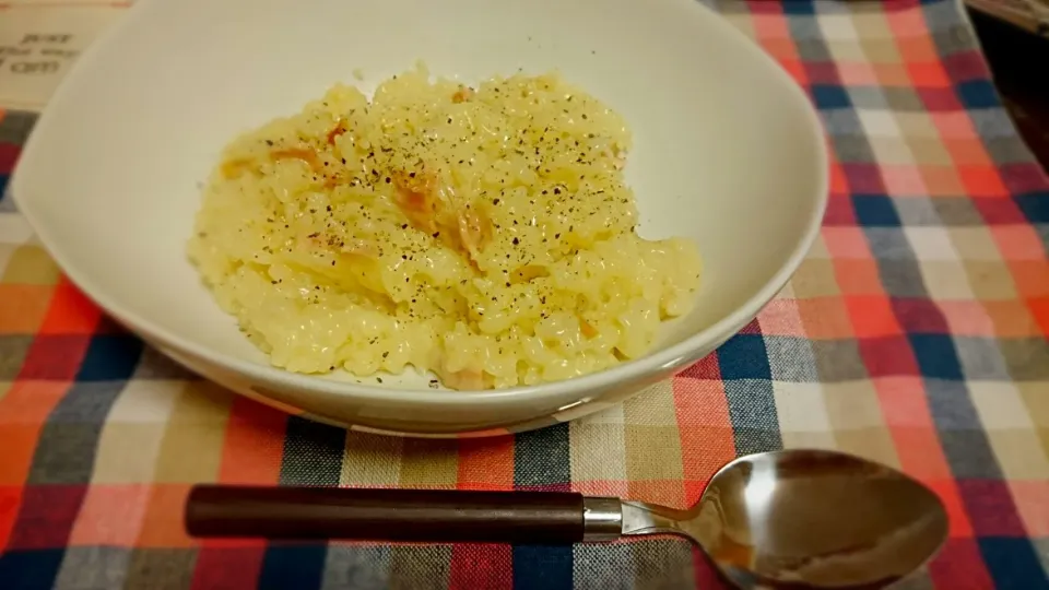 Snapdishの料理写真:炊飯器でカルボナーラ飯♡♡|みんほさん