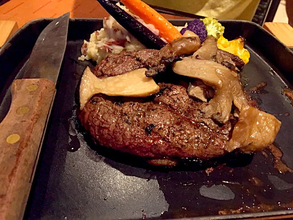 Snapdishの料理写真:Sirloin steak|lainey phramanyさん