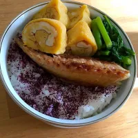 Snapdishの料理写真:玉子焼き&サバ弁当|mameさん