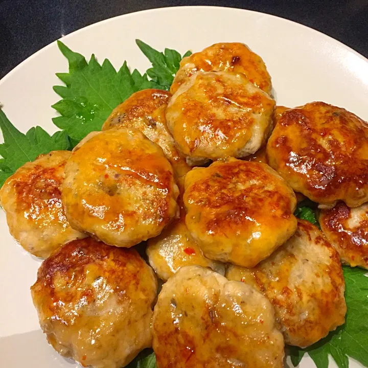 れんこんシャキシャキ！鳥ひき肉のつくね|ぺろたんさん