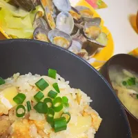 Snapdishの料理写真:春の味覚🌸筍ご飯&あさりの酒蒸し|S-LITEさん