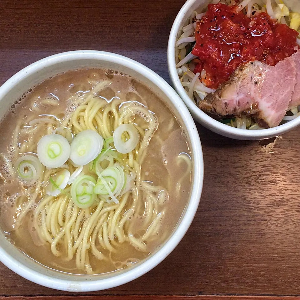 一笑（ラーメン＋トマベジ）／一味唐辛子|.さん