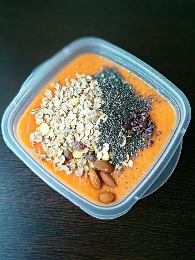 #oat #chia #pineapple #carrot #almonds #almondmilk #forbreakfast|LucieFoodさん