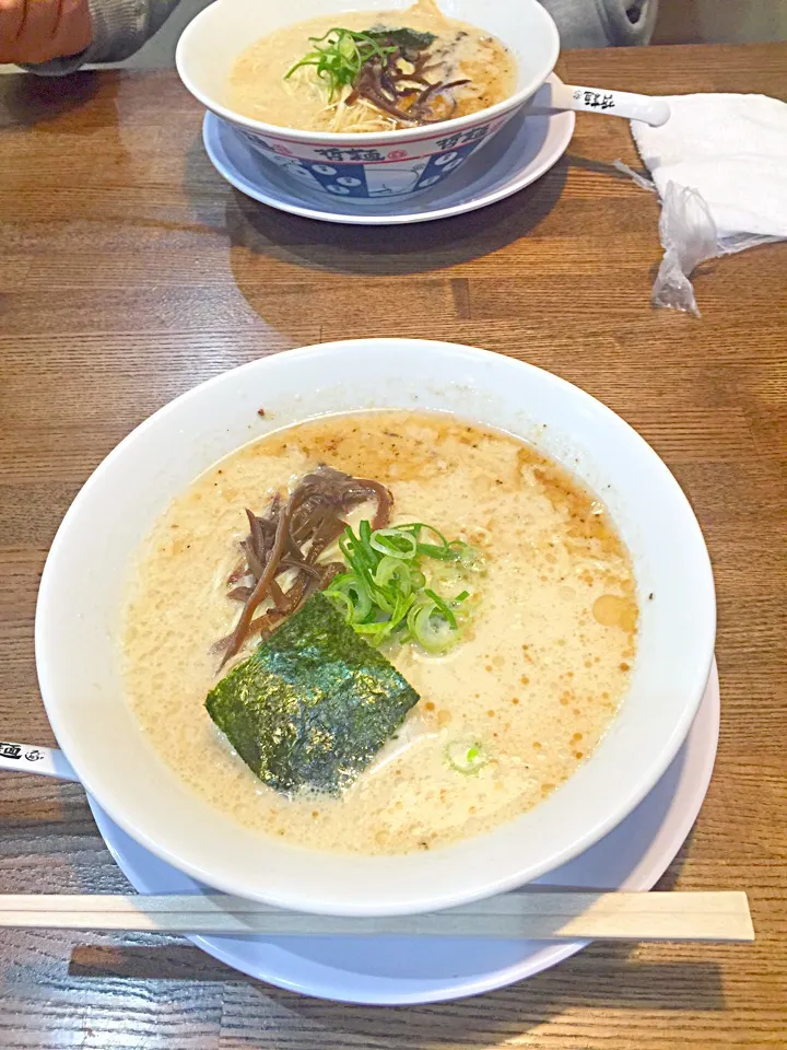 哲麺ろくさんの豚骨ラーメン|ゆにゃつさん