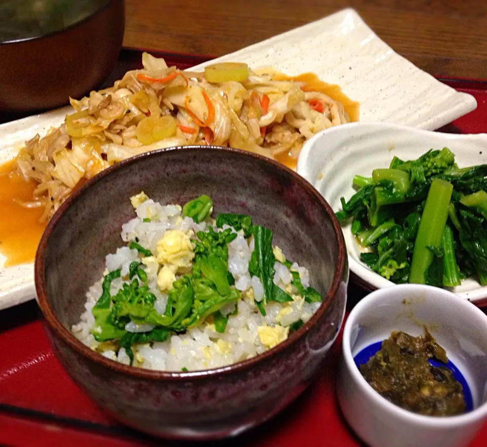 晩ごはん  菜の花ごはん 野菜炒め 菜の花辛子和え 蕗味噌 ワカメともやしスープ|ぽんたさん