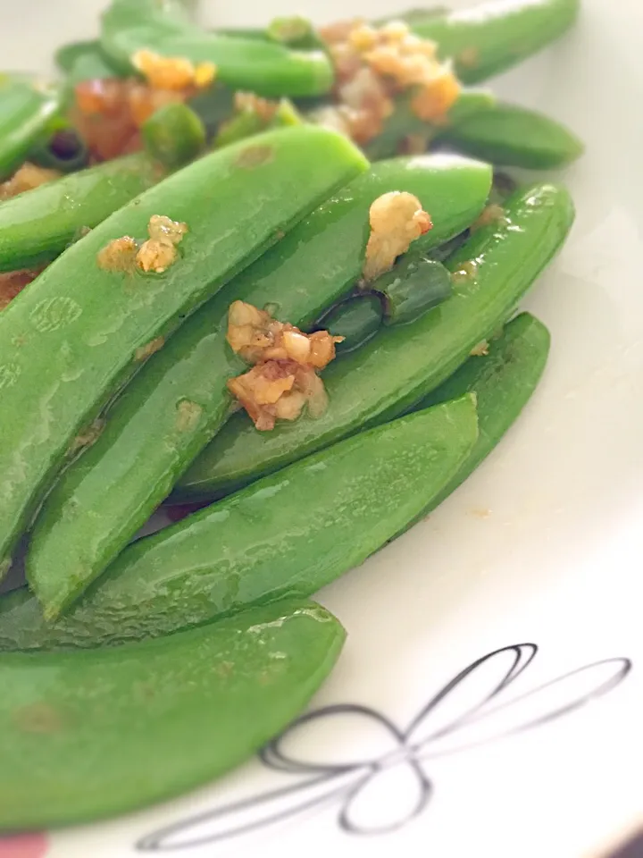 Snapdishの料理写真:💚Stir-fried Sweet Beans with Garlics, dried shrimps & green chillies🍚|Tari's Kitchenさん