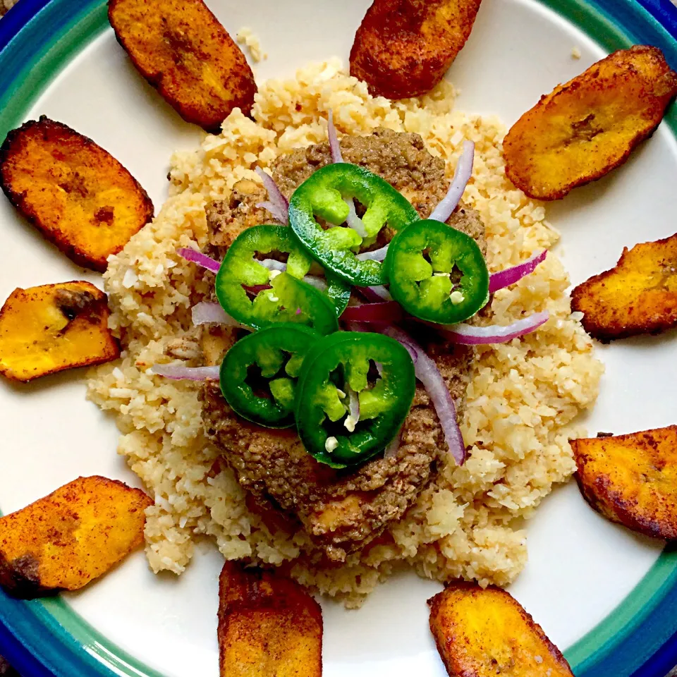 Jamaican jerk chicken with paleo cauliflower coconut "rice" and plantain chips|Casey Murrellさん