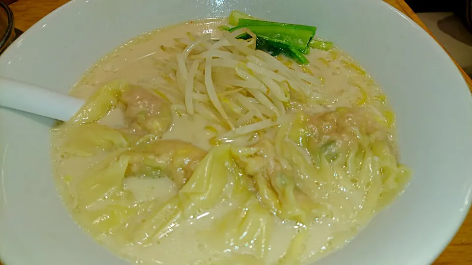 肉野菜ワンタン麺|あさこもかさん