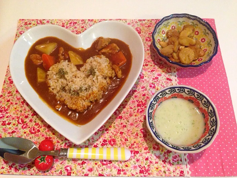 Snapdishの料理写真:カレーライス💛エリンギの帆立バター風ソテー、じゃがいもとセロリのミルクスープ|にゅきさん