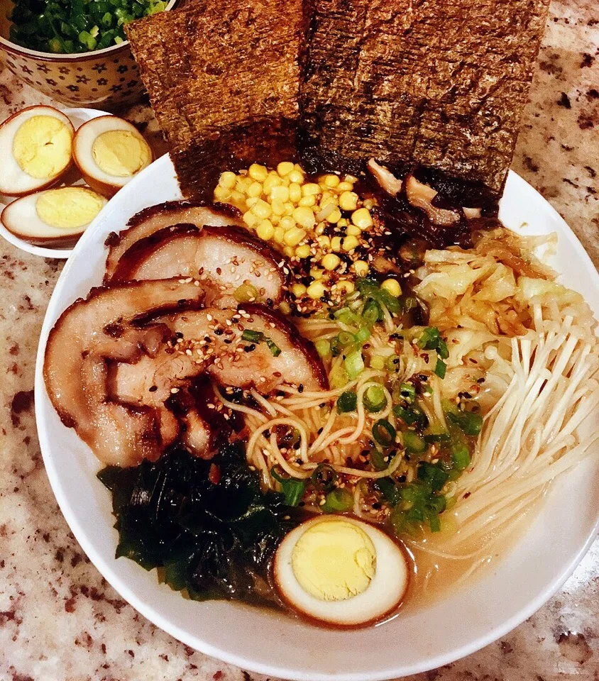 My Homemade Tonkotsu ramen !!! Also the cha-shu is also handmade and egg using the cha shu sauce|Kim N Tranさん