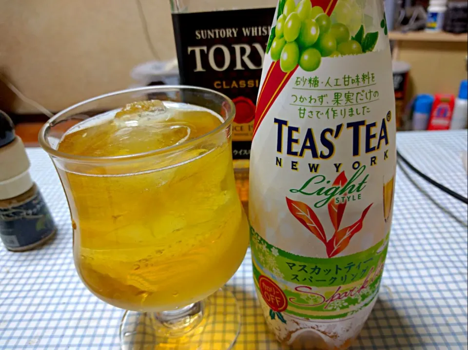 TEAS'TEA NEW YORK lightSTYLE マスカットティースパークリング 伊藤園 #トリス #TEASTEA #伊藤園 #マスカットティースパークリング #ウィスキー割|sakumaさん