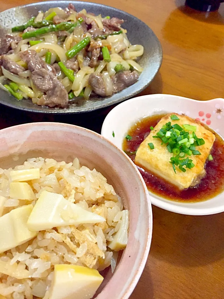 筍ご飯、揚げ出し豆腐、アスパラと新玉葱と牛肉炒め|だんちさん