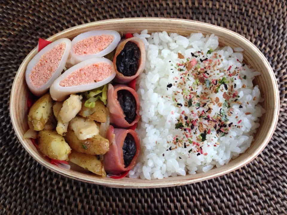 Snapdishの料理写真:チキン入りジャーマンポテト弁当|*なおみん*さん