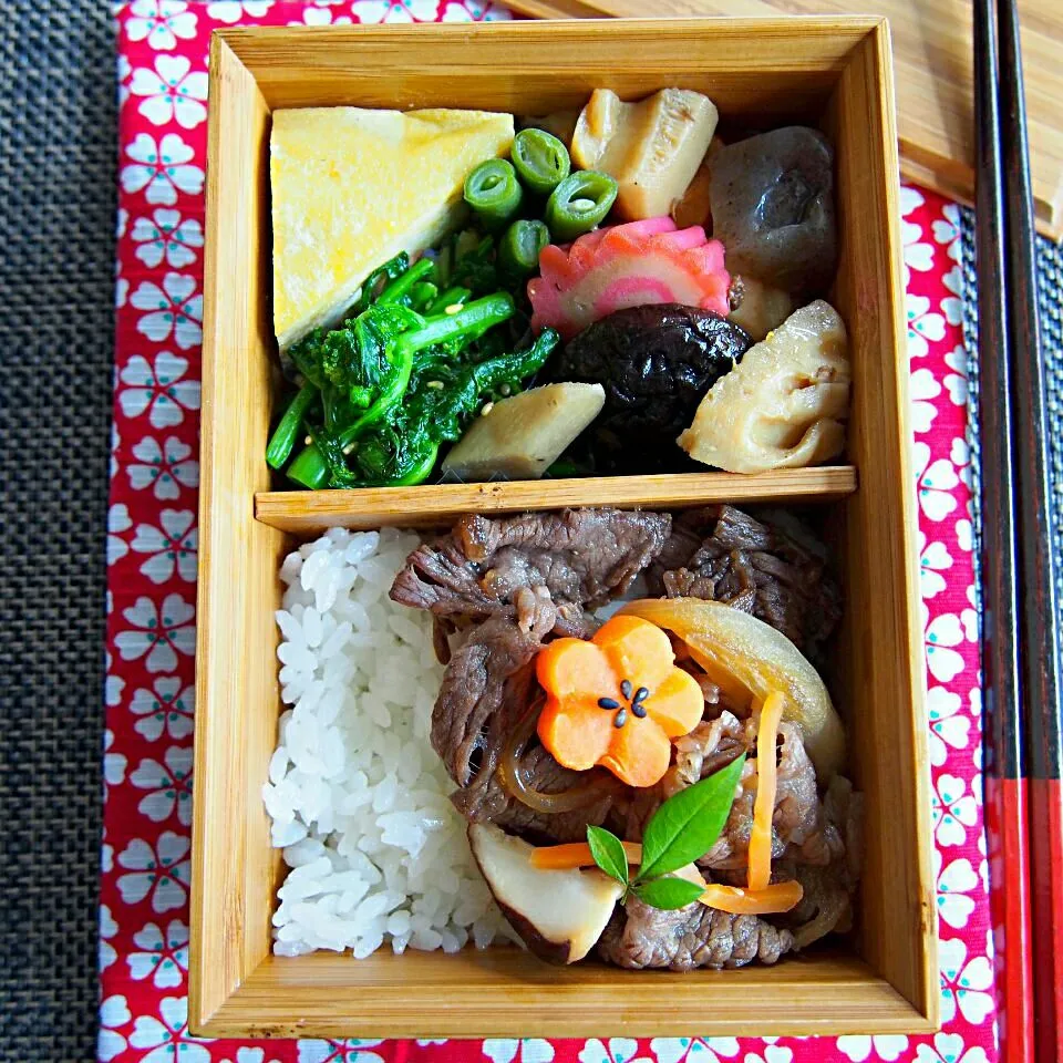 すき焼き弁当  女子弁当
⭐すき焼き
⭐卵焼き
⭐煮物
⭐雪割り菜花のからし和え|mika78さん