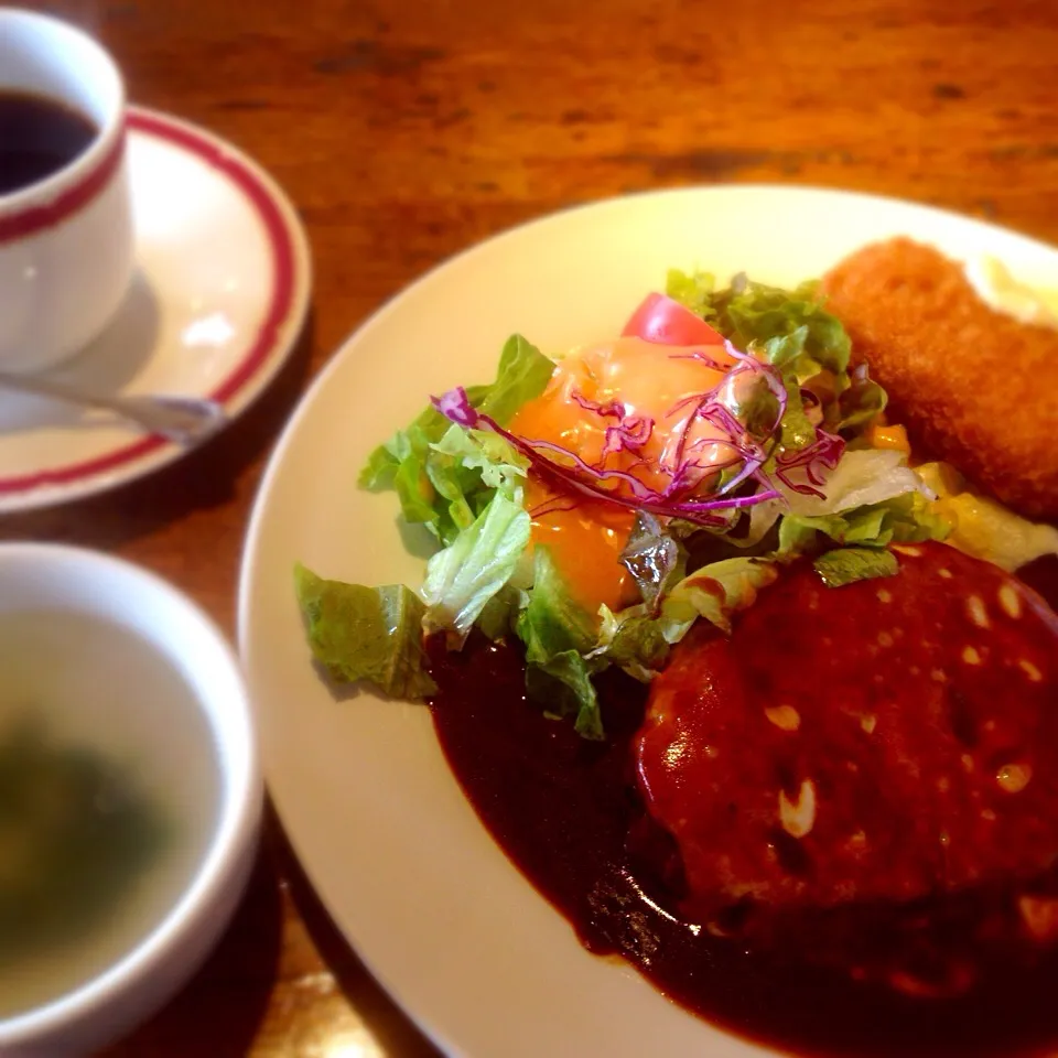 Snapdishの料理写真:Aランチ チーズハンバーグとクリームコロッケ|venerdiさん