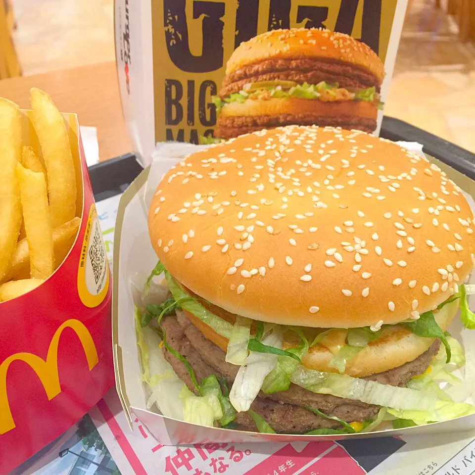 ギガマック🍔 デカすぎ〜〜😱|きいこさん