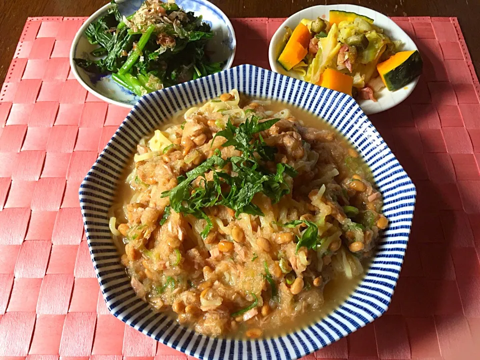 マタニティ料理。
余っていた冷やしラーメン1食分をアレンジ。
納豆、ツナ、大根おろしを混ぜただけの健康・簡単レシピ。|じゅりさん