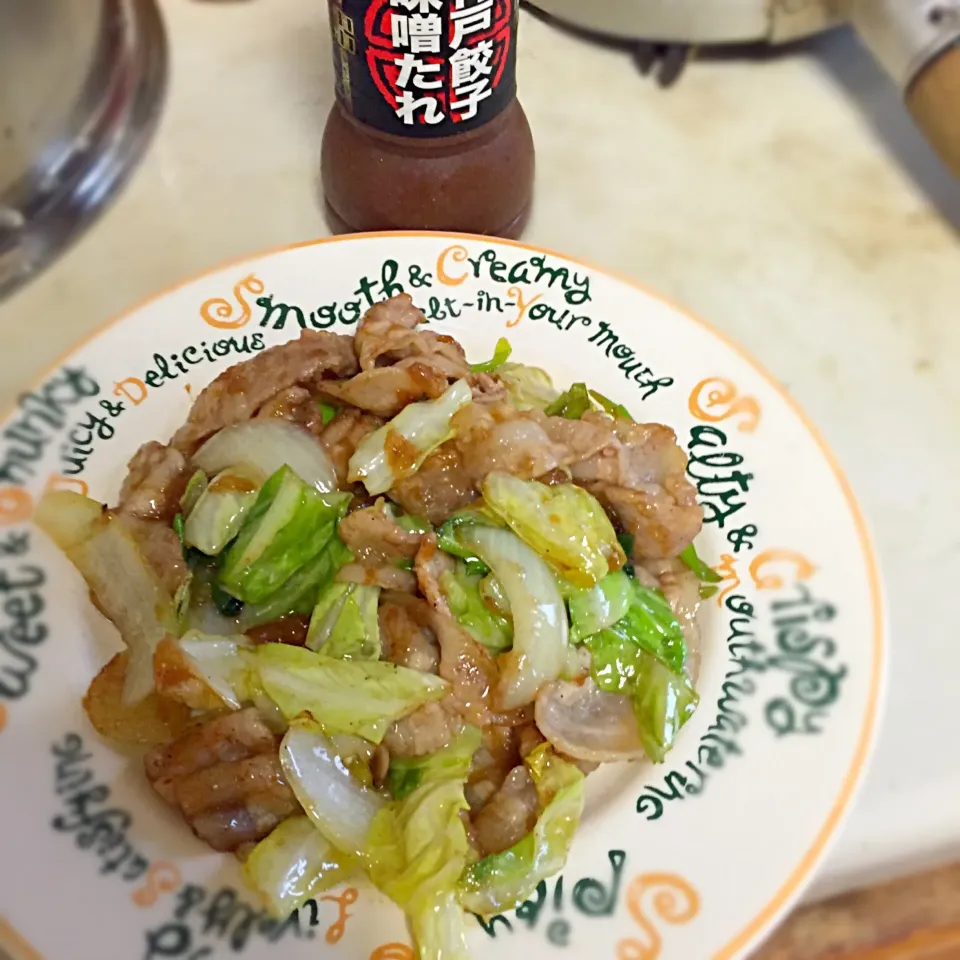 Snapdishの料理写真:餃子味噌だれで作った回鍋肉…みたいなヤツ。|Kunisanoさん