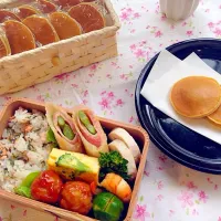 Snapdishの料理写真:お花見弁当|Sachiko Sasakiさん