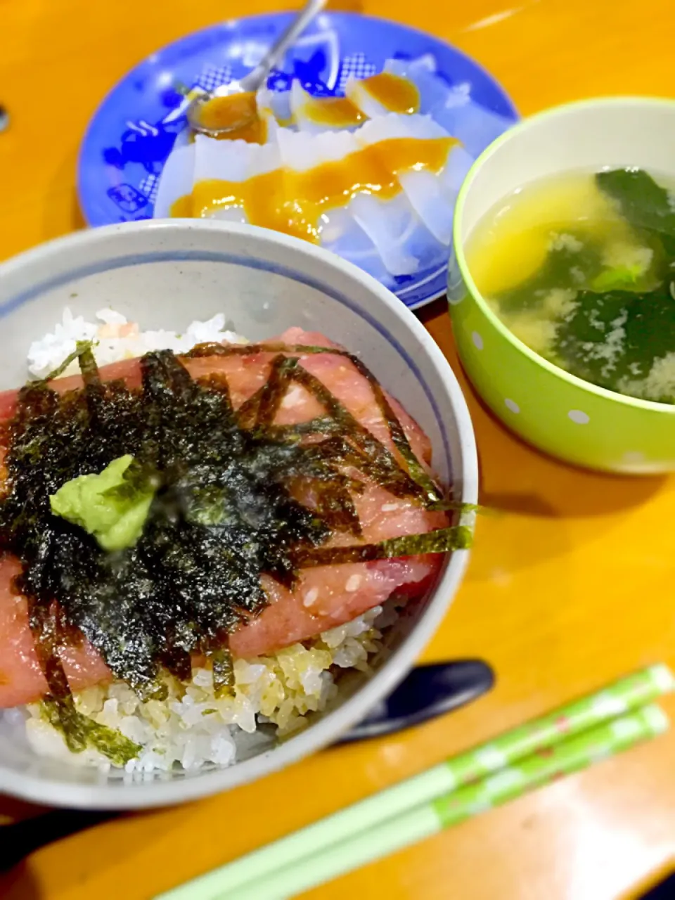 鮪トロ丼  こんにゃくの酢味噌がけ  若布と大根のお味噌汁|ch＊K*∀o(^^*)♪さん