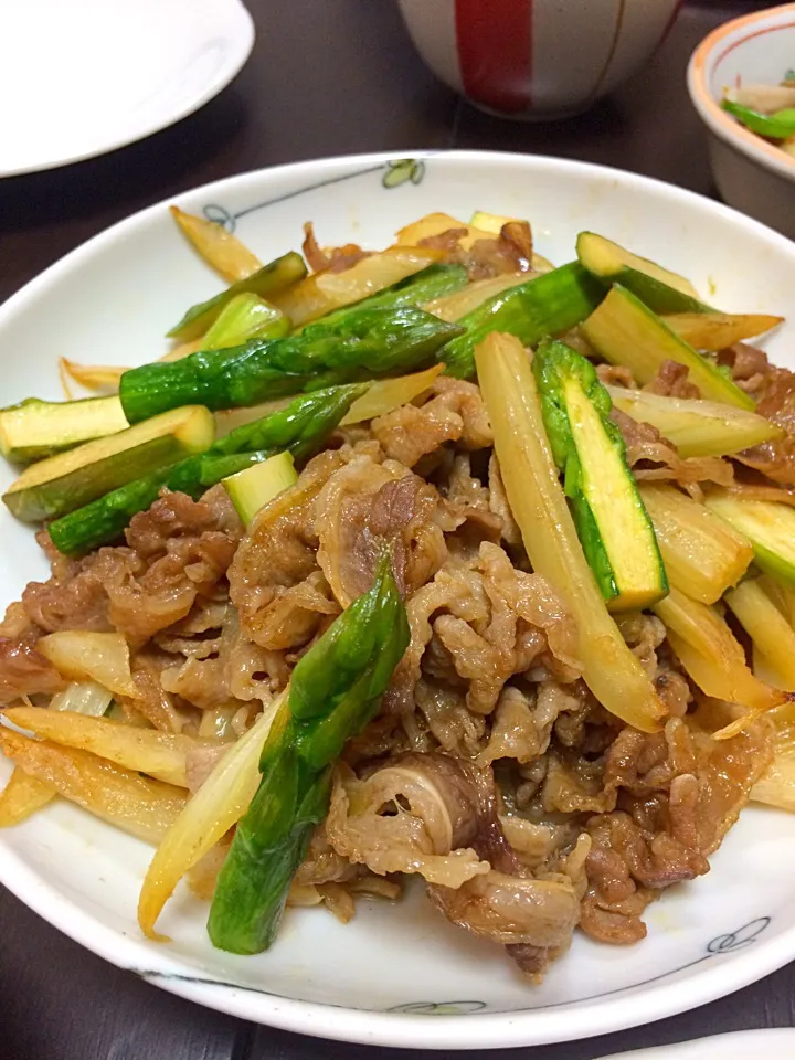 アスパラとセロリと牛肉の甜麵醬炒め|DKさん