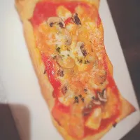 Snapdishの料理写真:パイ生地pizza|のぐさん