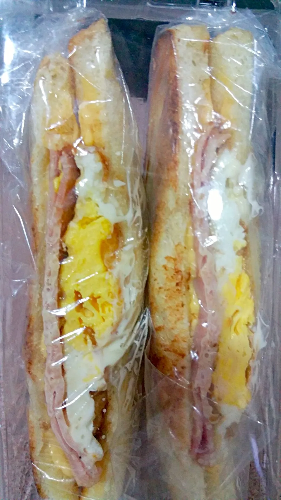 Grilled ham & fried egg with jap mayo & roasted sesame seeds sauce|🌷lynnlicious🌷さん