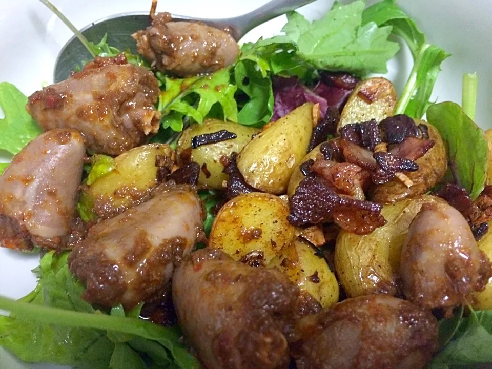 Quickie salad with bacon fried potatoes and chicken hearts sautéed in sambal|Ong Sor Fernさん