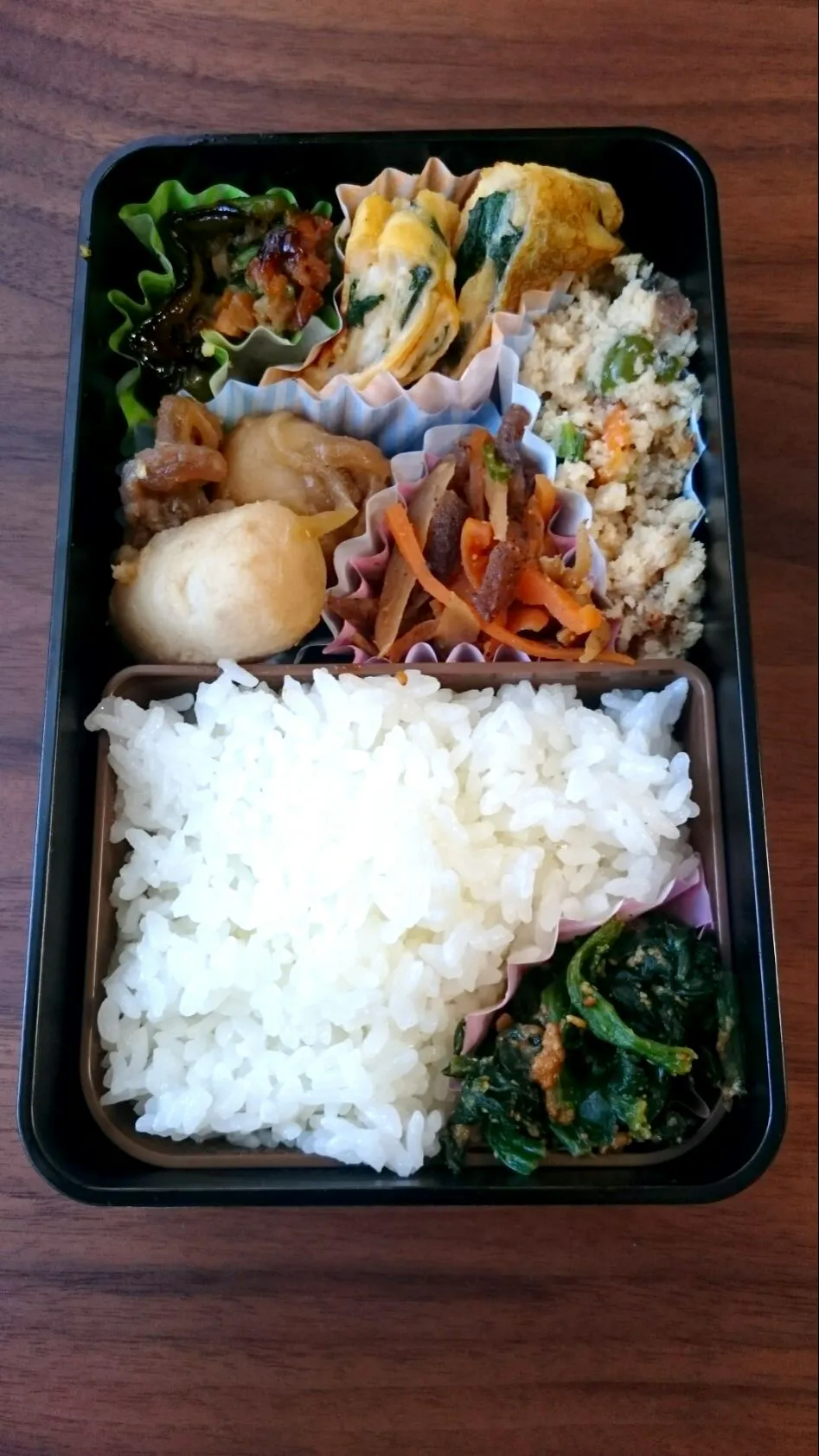 #旦那様 #お弁当 #野菜 #たくさん #ピーマン肉詰め #きんぴらごぼう #里芋の煮付け #おから #卵焼き #大葉入り #ほうれん草のおひたし #梅肉和え #ピーマン肉詰め失敗 #美味しいといいなー #喜んでくれるといいなー|kanao3さん