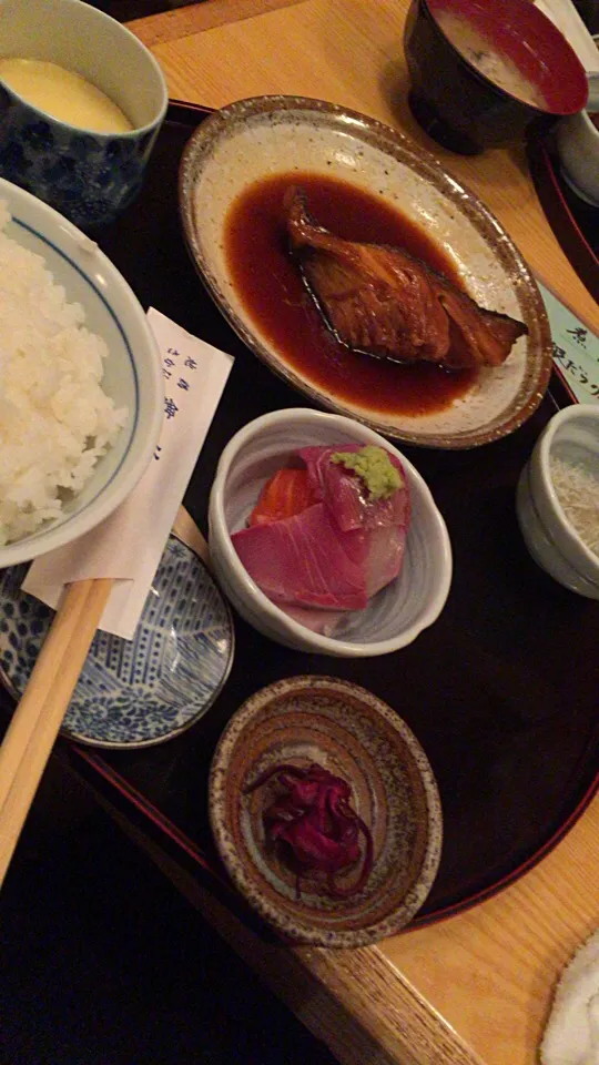 Snapdishの料理写真:銀ダラ煮付け定食@舞浜(新橋)|yoooochanさん