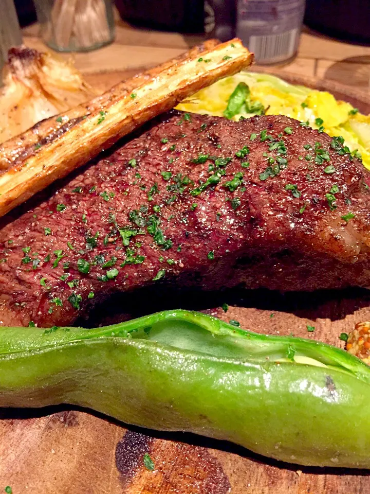 Ichibo steak with grilled vegetables 
Cabbage, onion, burdock and fava bean|Hiromi Miyauchiさん