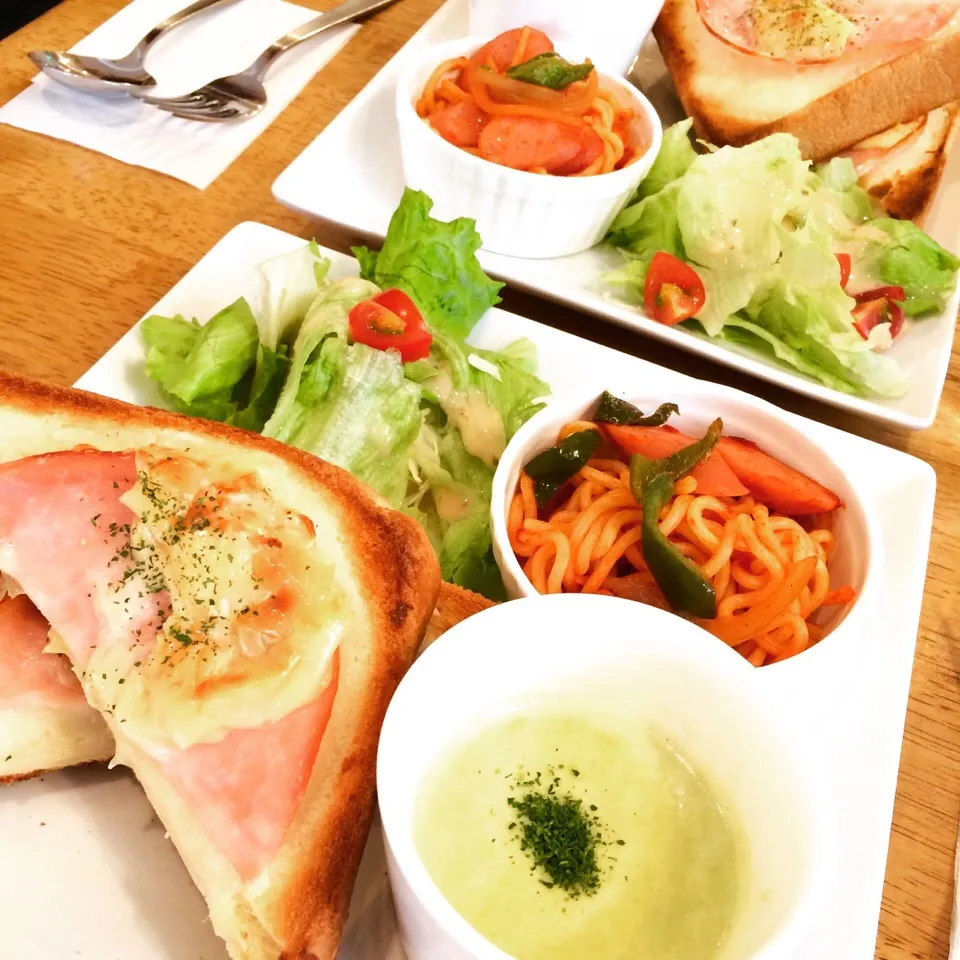 Croque-monsieur
今日のランチはなかむ珈琲さんのクロックムッシュ！
#cflat #cafe #OSAKA #shinsaibashi #心斎橋 #南船場 #カフェ #英会話|心斎橋  C Flat Cafeさん