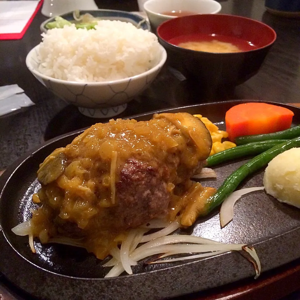 ハンバーグステーキ 本日のソース カレーソース@牛庵(銀座)|塩豚骨さん