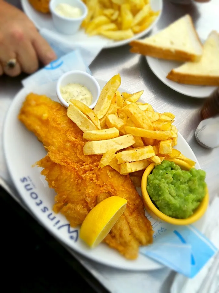 Battered fish, chips & mushy peas.|Karla Collington Ryderさん